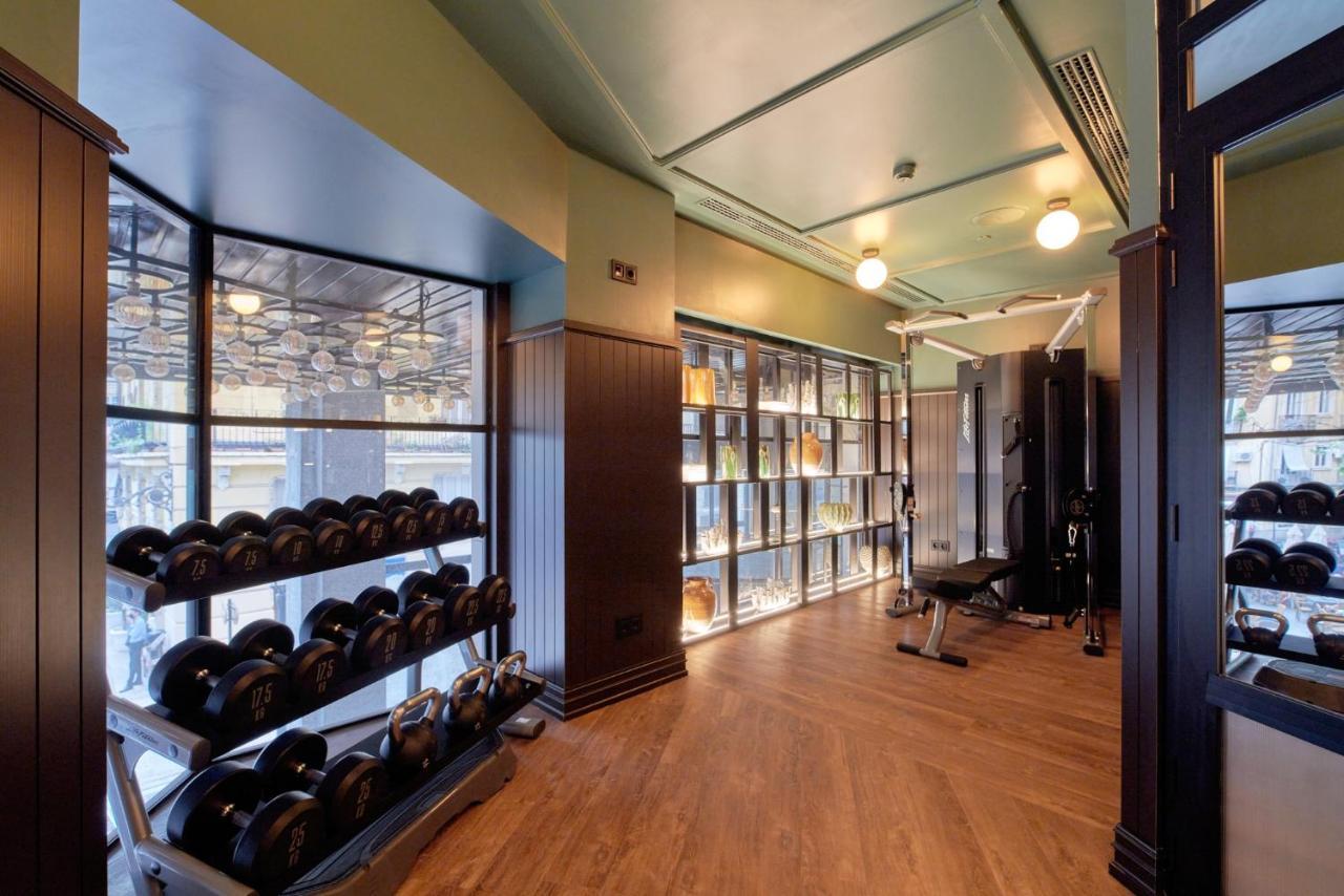Only You Hotel Valencia Luaran gambar The gym at the hotel