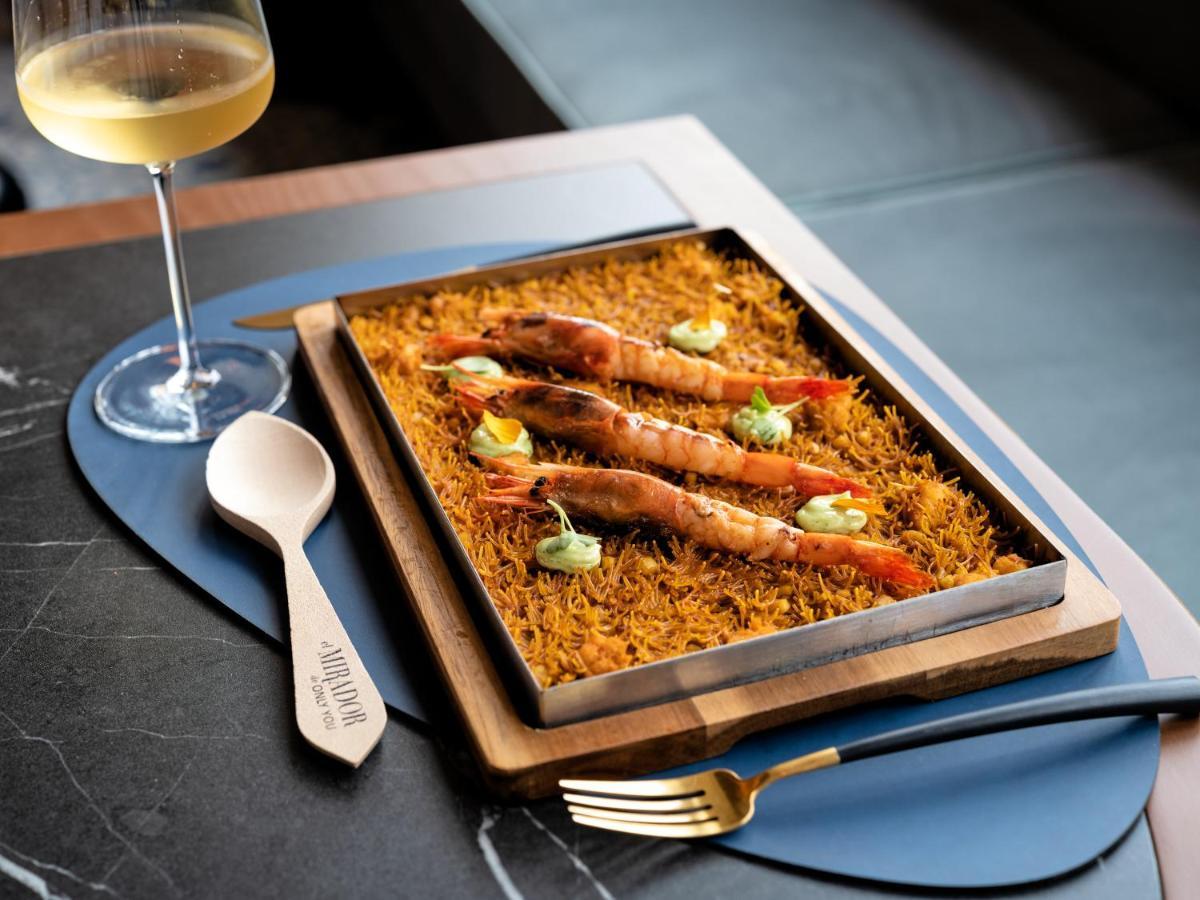 Only You Hotel Valencia Luaran gambar A prawn biryani