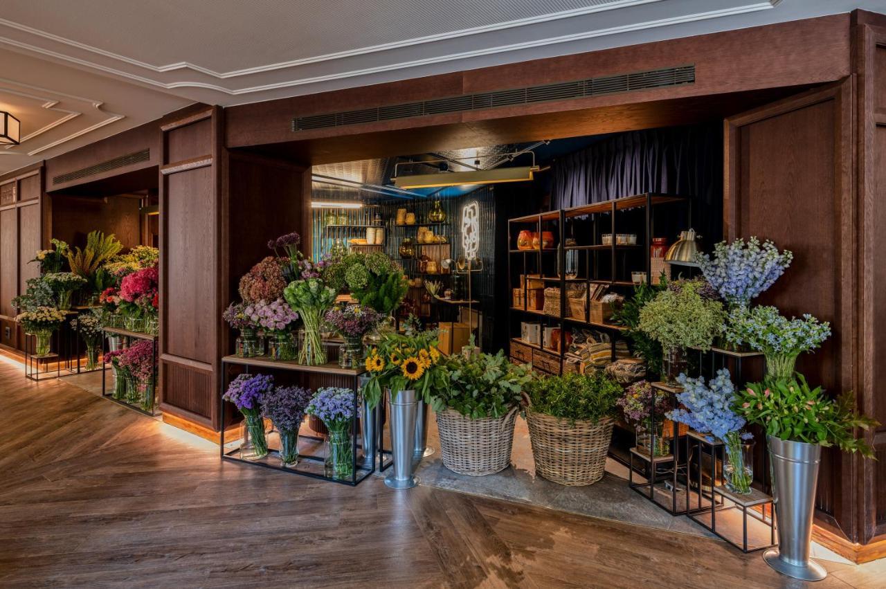Only You Hotel Valencia Luaran gambar The Flower Shop