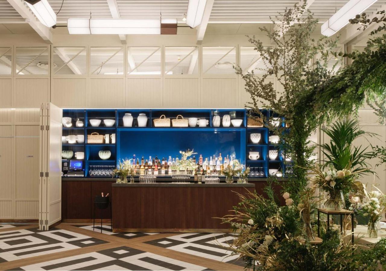 Only You Hotel Valencia Luaran gambar The bar at the 2019 London Design Festival