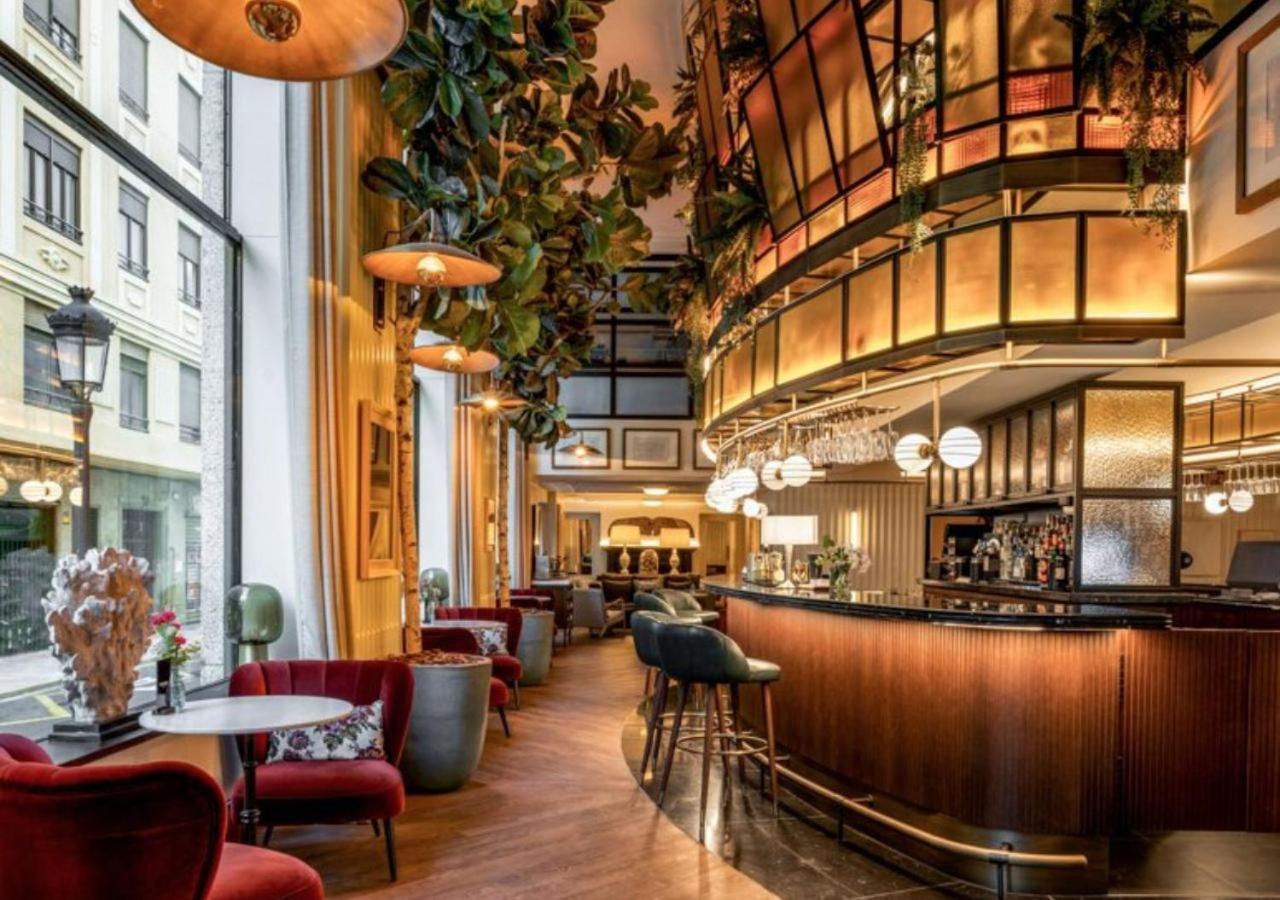 Only You Hotel Valencia Luaran gambar The Bar at The Ivy Temple Row