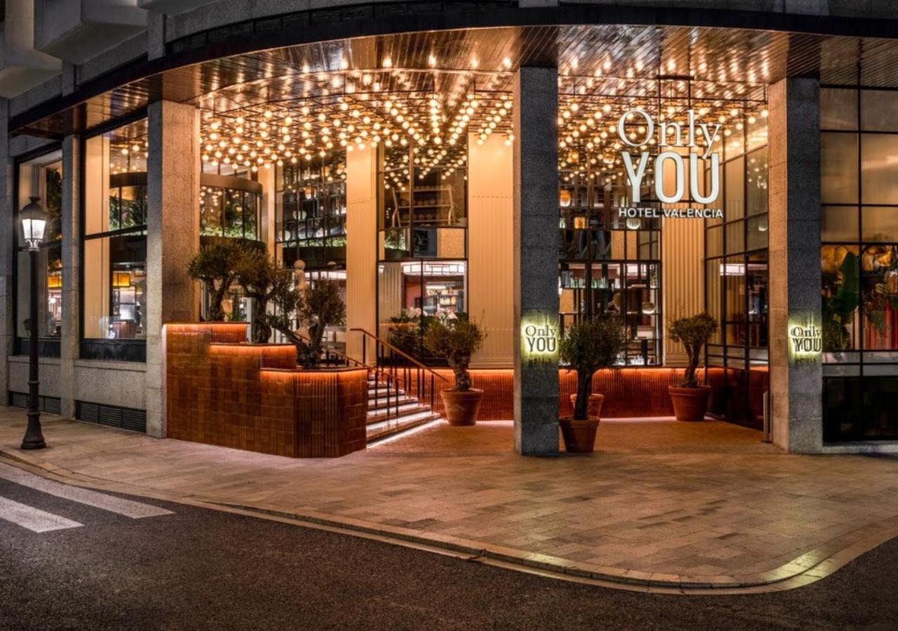 Only You Hotel Valencia Luaran gambar YOU, The Park, Athens