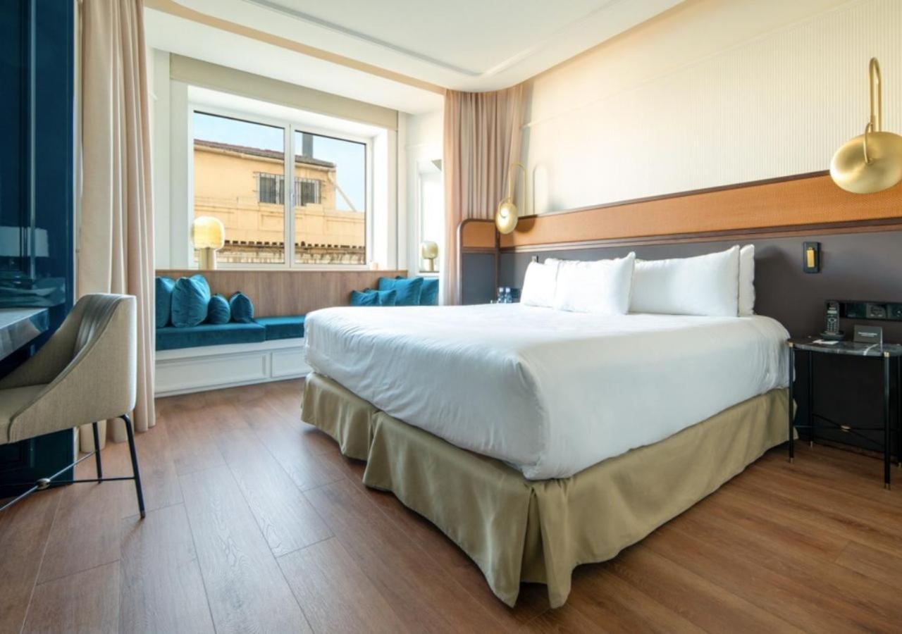 Only You Hotel Valencia Luaran gambar Deluxe room