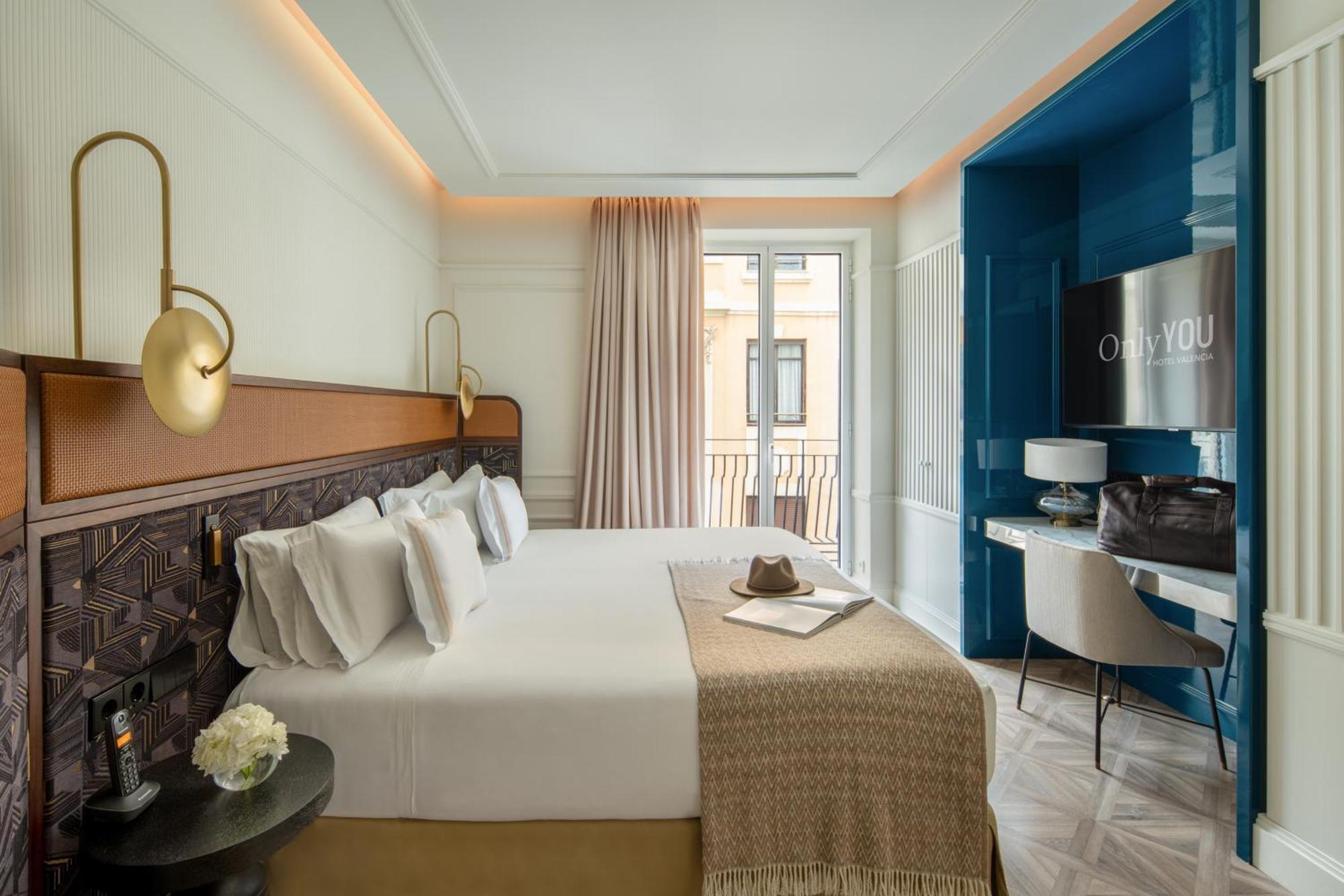 Only You Hotel Valencia Luaran gambar Deluxe Room